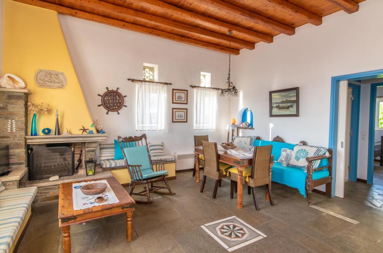 Traditional House By The Sea Istérnia Extérieur photo